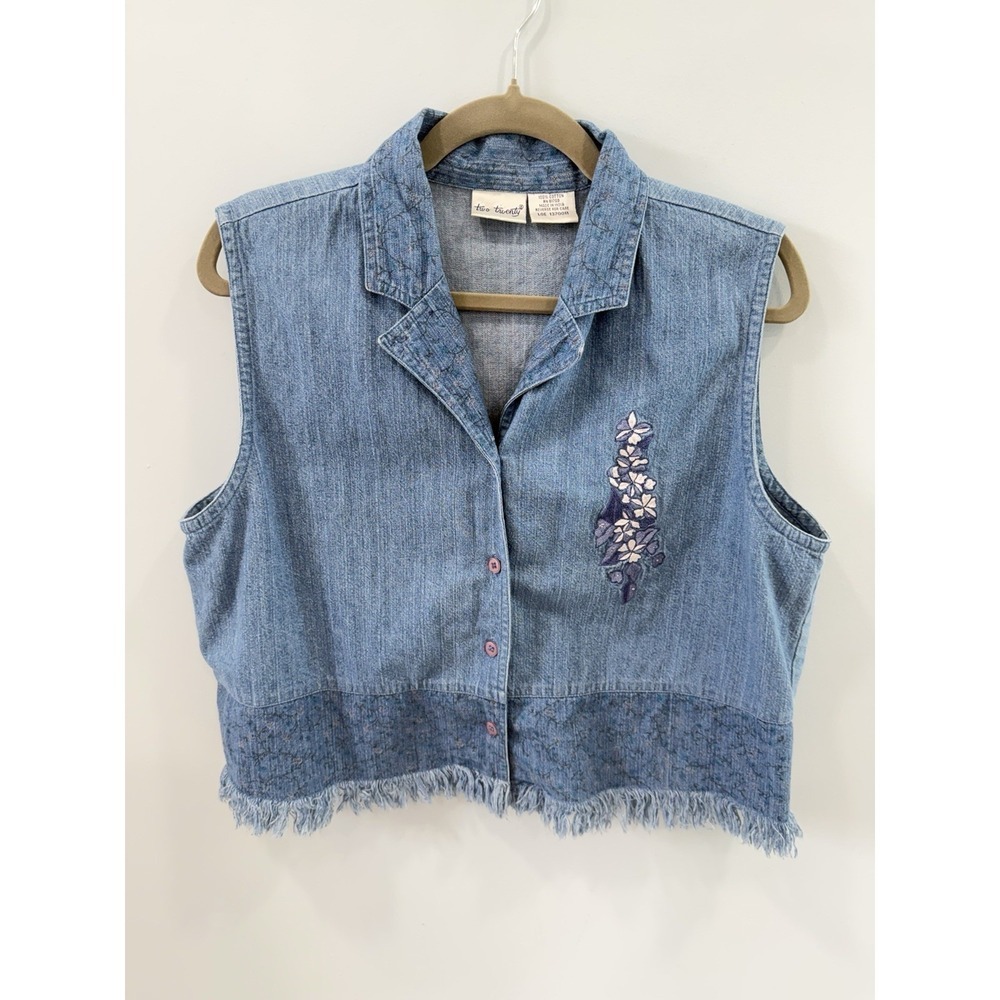 Vintage Twenty Two Floral Embroidered Denim Vest Fringe Button Front L Cowgirl